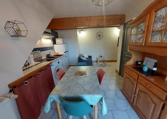 Les Primeveres A بيت للعطل سارلا لا كانيدا