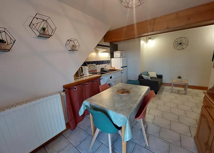 Les Primeveres A سارلا لا كانيدا