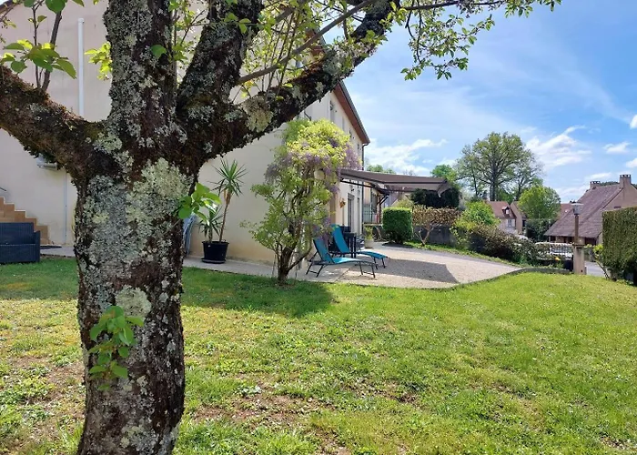 Les Primeveres A بيت للعطل سارلا لا كانيدا